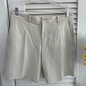 Vineyard Vines mens 8” performance Breaker shorts, size 34, Stone